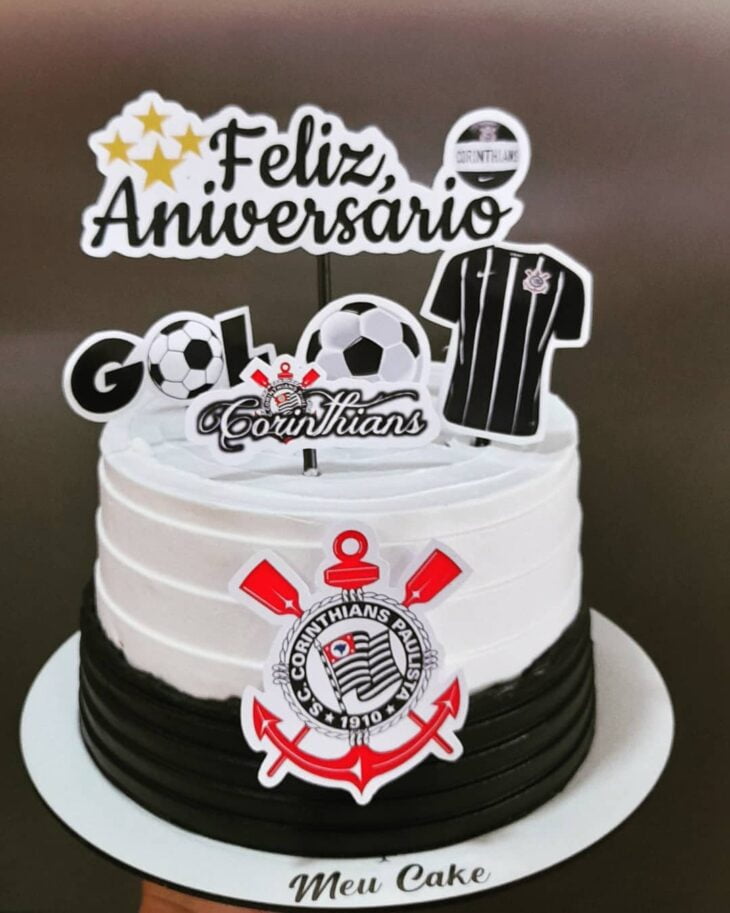 Bolo do Corinthians  Bolo do corinthias, Bolo de aniversário futebol,  Aniversario do corinthians