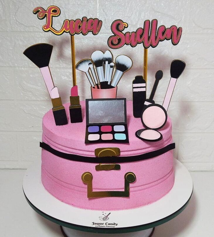 Bolo de maquiagem: 40 inspirações que exaltam o mundo da beleza  Bolos de  maquiagem, Bolos de aniversário de maquiagem, Modelos de bolos de  aniversário