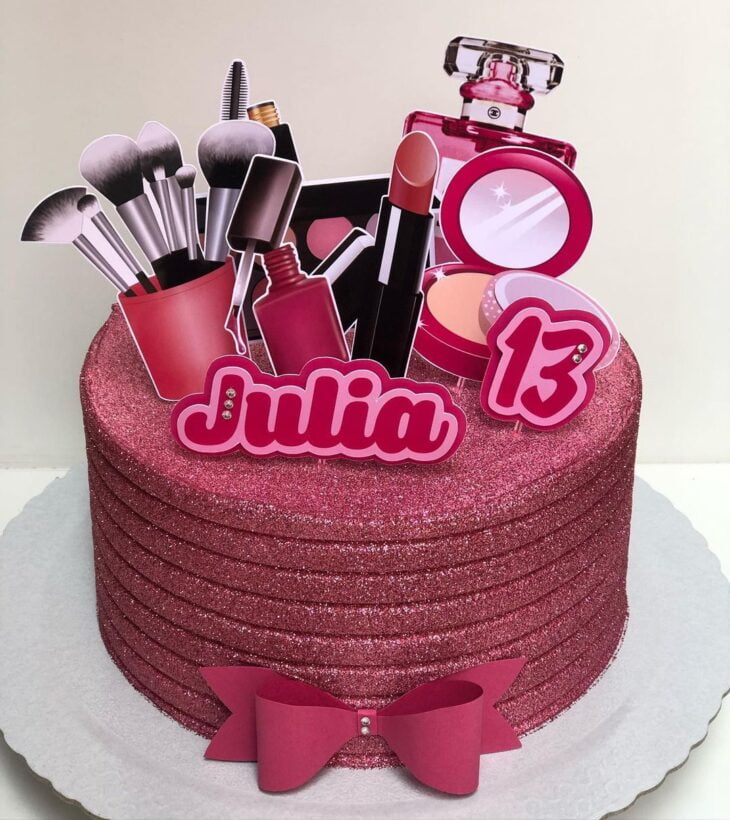 bolo de maquiagem rosa: #bolosdecorados #festalinda
