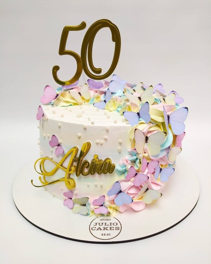 Bolo de 50 anos: 80 ideias para iniciar a nova década muito feliz  Bolo de 50  anos, Bolo lindo de aniversário, Bolo de aniversário de 50 anos