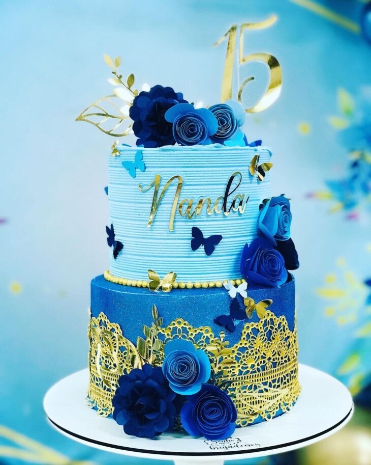 Marizete Dourado on Instagram: shades of blue for a men's cake . Tons de  azul para um bolo masculino ! . . #bolomasculino #tonsdeazul #chantininho  #chantilly