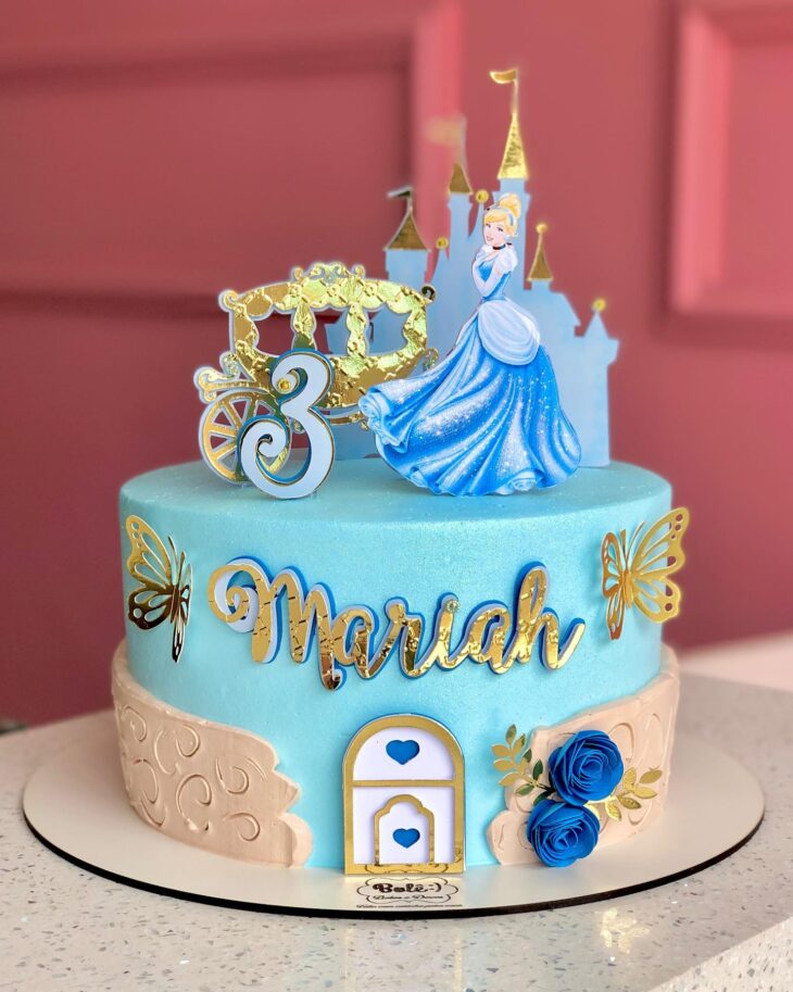 Bolo da Cinderela: 65 ideias e tutoriais para uma festa mágica  Bolo da  cinderela, Bolos de aniversário cinderela, Bolo princesa