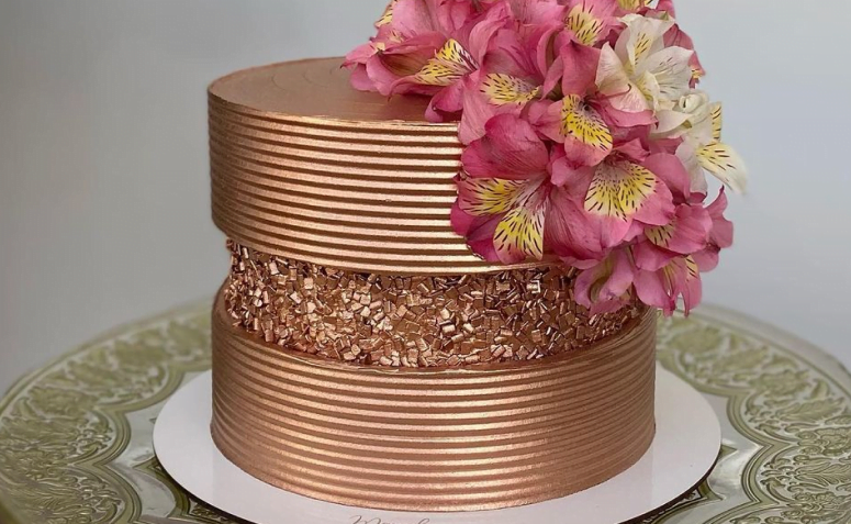 Bolo rose gold: 30 inspirações para uma festa supersofisticada  Bolo de aniversário  rosa, Decoração do bolo de aniversário, Bolo rosa